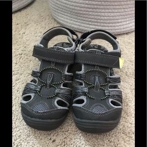 Boys sandals size 2